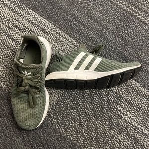 Adidas Tennis Shoes